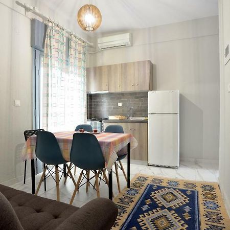 Deluxe Seaside Apartment Konstantinidis เนอาโปติไดอา ภายนอก รูปภาพ