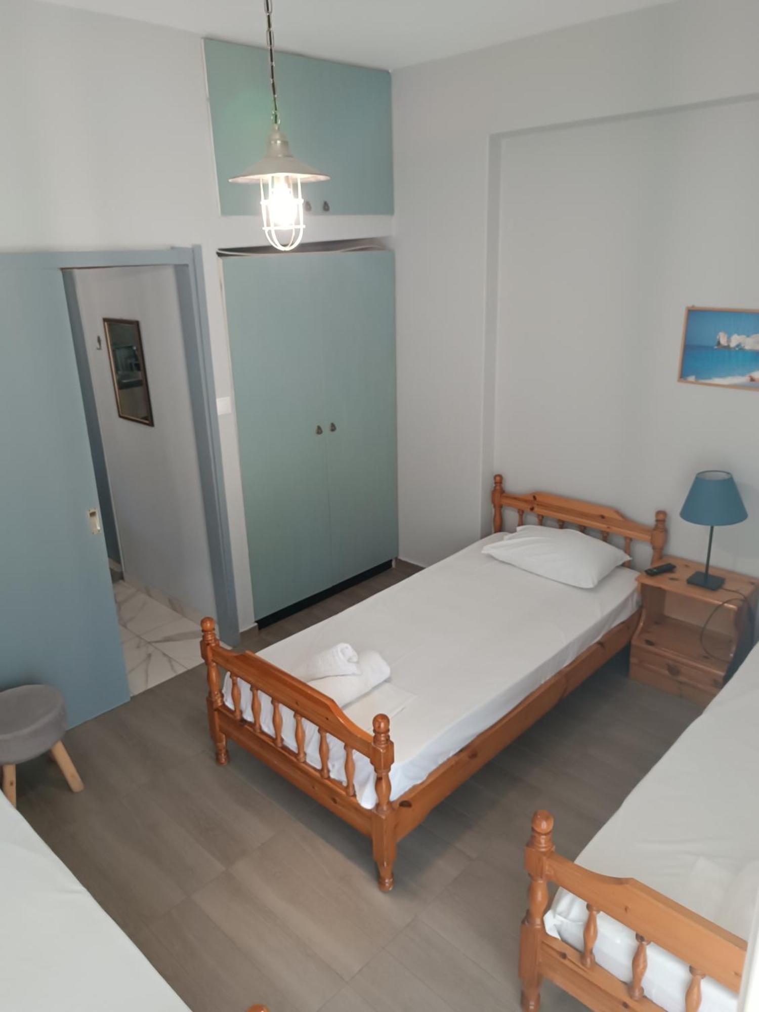 Deluxe Seaside Apartment Konstantinidis เนอาโปติไดอา ภายนอก รูปภาพ