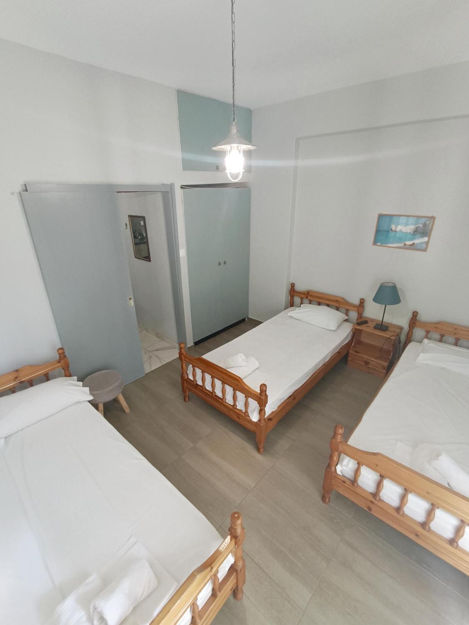 Deluxe Seaside Apartment Konstantinidis เนอาโปติไดอา ภายนอก รูปภาพ