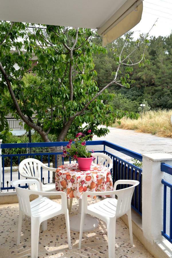 Deluxe Seaside Apartment Konstantinidis เนอาโปติไดอา ภายนอก รูปภาพ