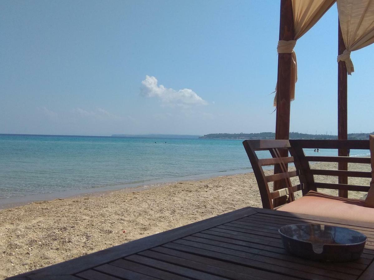 Deluxe Seaside Apartment Konstantinidis เนอาโปติไดอา ภายนอก รูปภาพ