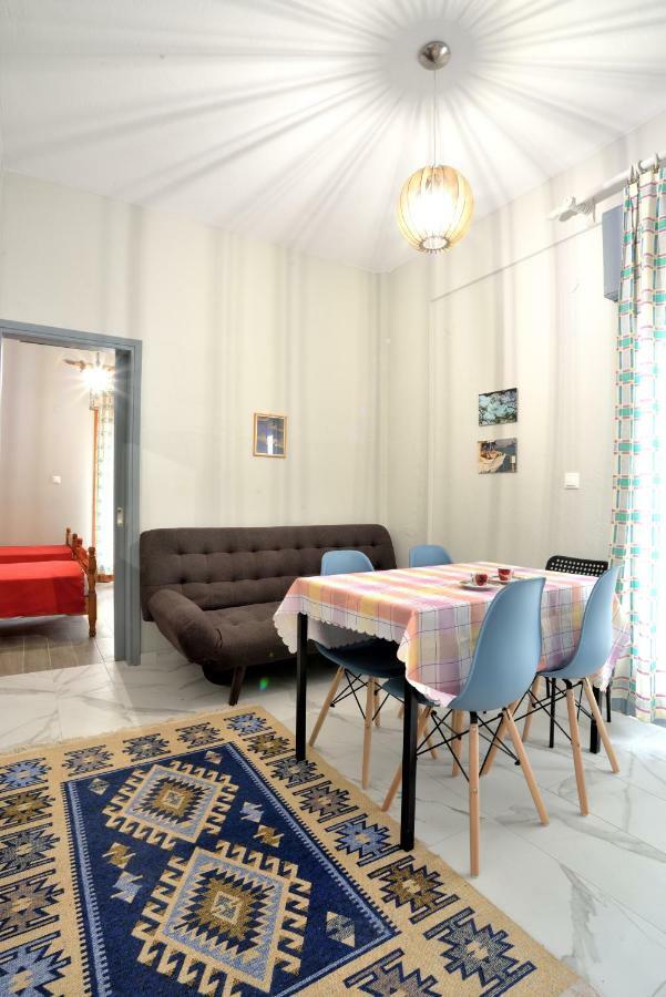 Deluxe Seaside Apartment Konstantinidis เนอาโปติไดอา ภายนอก รูปภาพ