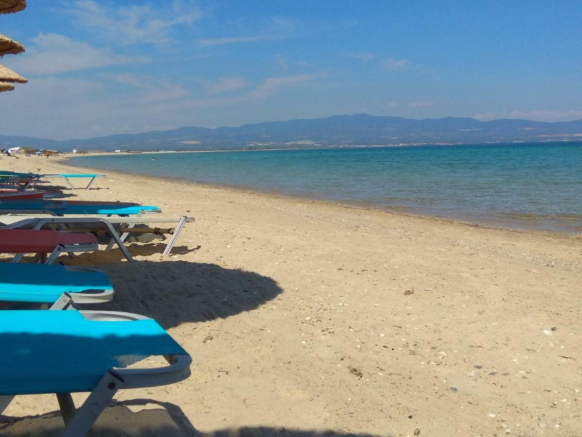 Deluxe Seaside Apartment Konstantinidis เนอาโปติไดอา ภายนอก รูปภาพ