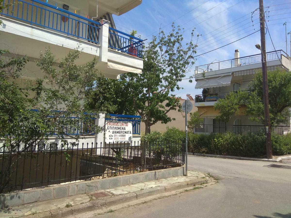 Deluxe Seaside Apartment Konstantinidis เนอาโปติไดอา ภายนอก รูปภาพ