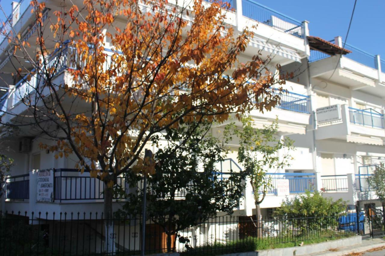 Deluxe Seaside Apartment Konstantinidis เนอาโปติไดอา ภายนอก รูปภาพ